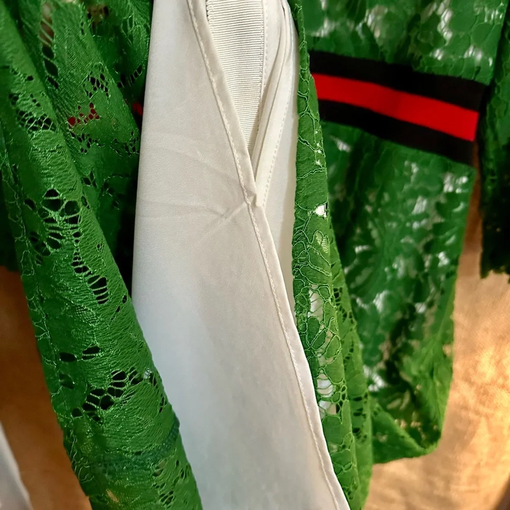 Beautiful Kelly green 💚 lace dress with navy and red ribbed band/zips in front! - Picture 6 of 8
